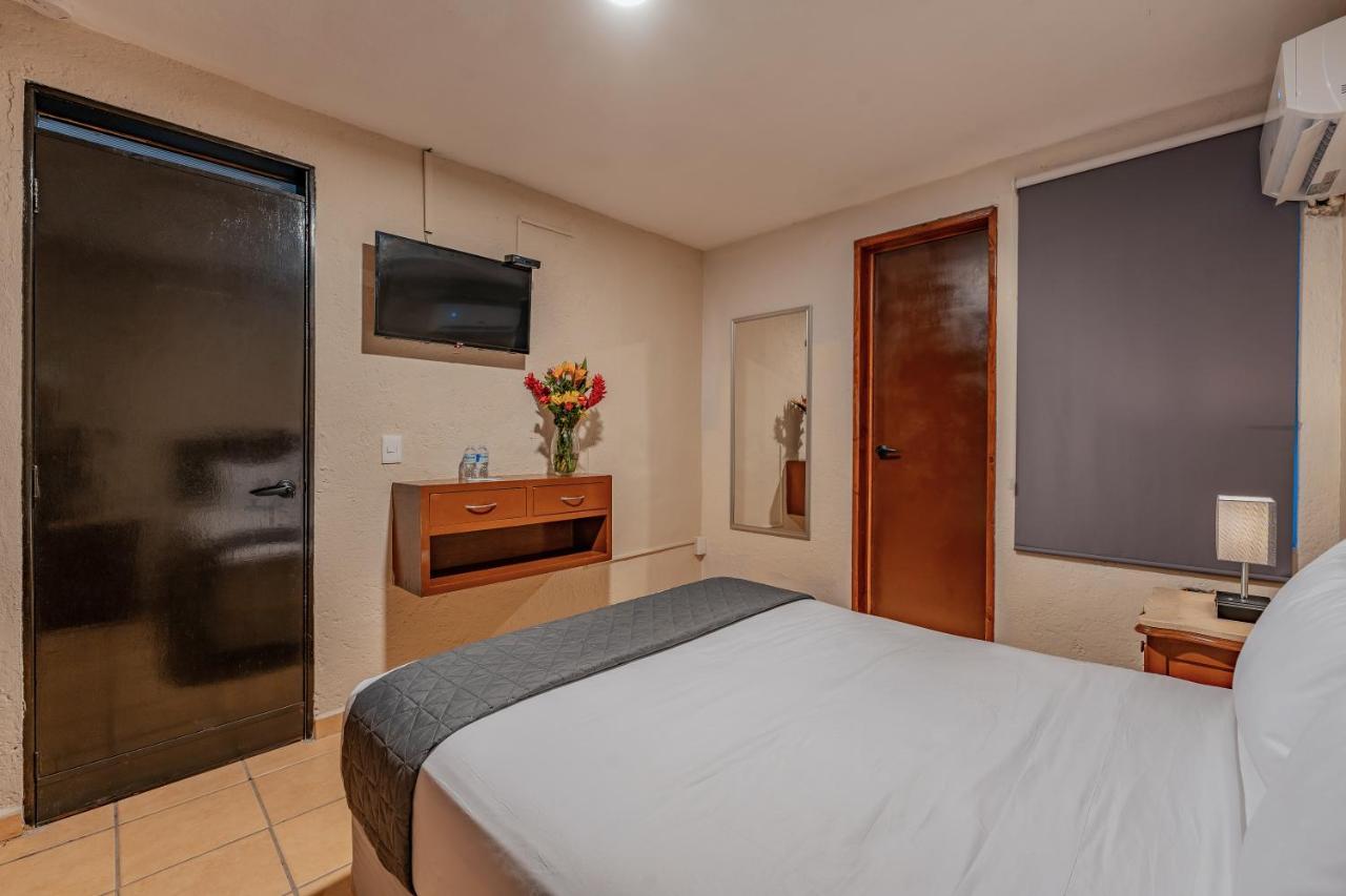 Hotel Brisas 5A Av, ปลายาเดลการ์เมน ภายนอก รูปภาพ